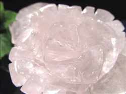 ローズクォーツ 薔薇 彫刻置物 クォーツ 天然石