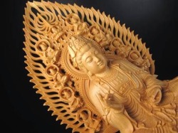観音 観音菩薩 置物 天然木 彫刻 飛天光背 八角蓮華台座