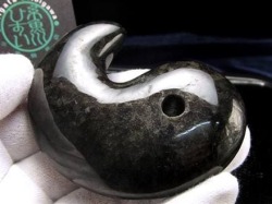 黒翡翠 勾玉 ジェイド 本翡翠 糸魚川