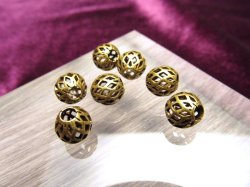 ◆ハイクォリティ・メタルパーツ◆スカシビーズ◆約８mm　【穴径3ミリ】◆10個入り・200円◆真鍮　ゴールド◆H13◆