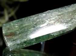 グリーンカイヤナイト 藍晶石 原石 結晶