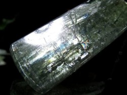 グリーンカイヤナイト 藍晶石 原石 結晶