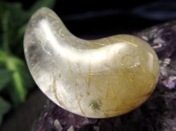 ガネーシュヒマール ヒマラヤ 水晶 勾玉 ビーズ