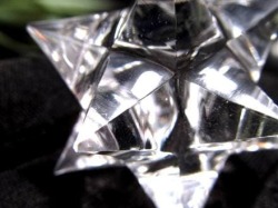 天然水晶 アステロイド 彫り 置物