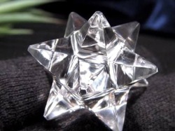 天然水晶 アステロイド 彫り 置物