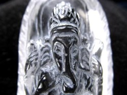 天然水晶 ガネーシャ 彫り 置物