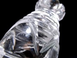 天然水晶 ストゥーパ 仏塔 彫り 置物