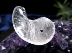 ガネーシュヒマール ヒマラヤ 水晶 勾玉 ビーズ
