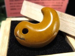 佐渡赤玉石 碧玉 ジャスパー 勾玉 天然石