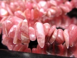 インカローズ ロードクロサイト さざれ ビーズ連 連材