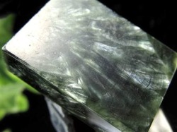 セラフィナイト 斜緑泥石 カボション タンブル ヒーリング