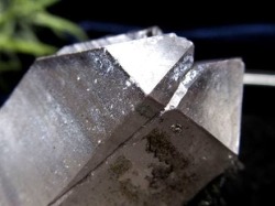 ヘマタイトオンクォーツ 赤鉄鉱共生水晶 ヘマタイト 原石 ポイント