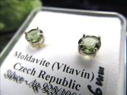 モルダバイト ピアス 隕石 ナチュラルグラス Silver925
