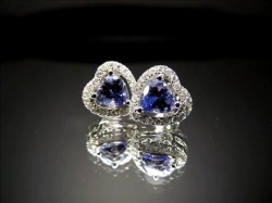 ピアス