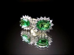 ピアス