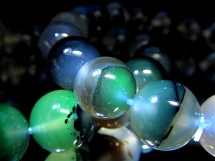 ◇目を惹くツートンカラー！◇神秘的な蛍光グリーン発色◇透明感あり