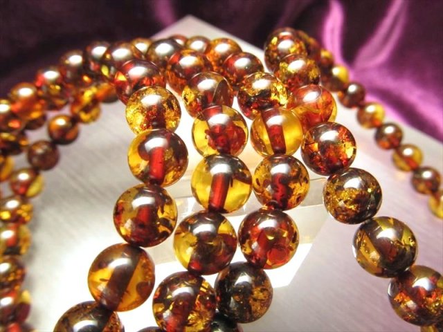 ◇東欧の宝石◇バルト海産アンバー【琥珀】◇人気の極上カラー