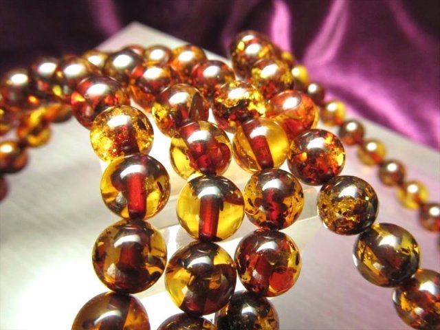 ◇東欧の宝石◇バルト海産アンバー【琥珀】◇人気の極上カラー