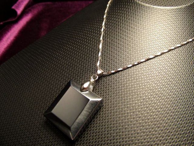 ◇スクエアカット型◇話題の高純度テラヘルツを激安入荷！◇1点1080円 