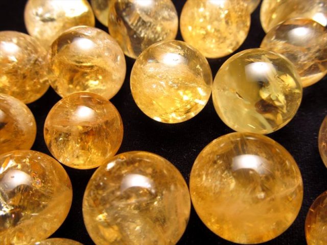 ☆金運の代名詞シトリン丸玉入荷！☆金運・財運・幸運！☆お守りにも