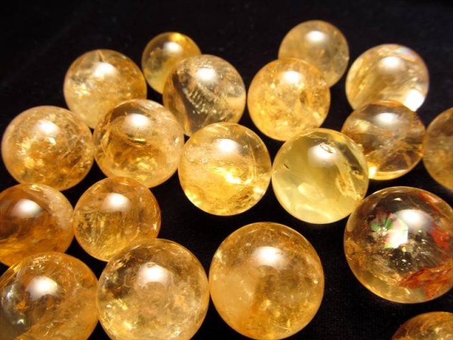 ☆金運の代名詞シトリン丸玉入荷！☆金運・財運・幸運！☆お守りにも