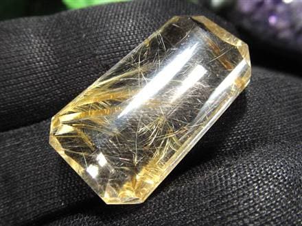 ☆縁起の良い末広がり形状☆超透明＆房状ゴールドルチル☆言わずと知れ