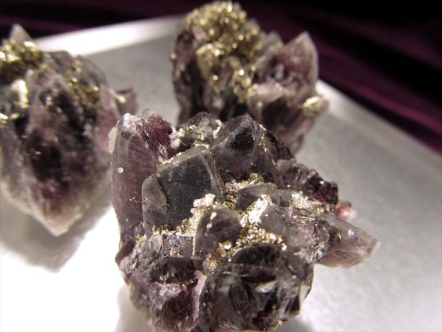 【セレクト品】ブラックアメジスト(クラスター) 1,196グラム 特別価格/希少]インド/マハラシュトラ州産ブラックアメジスト