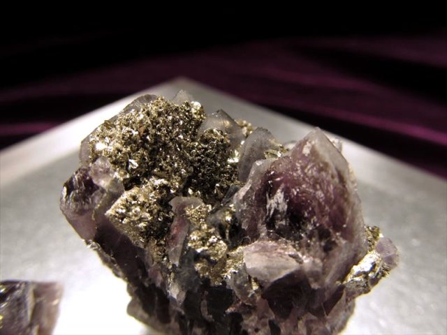☆超希少！パイライト結晶とブラックアメジストの共生☆少量限定