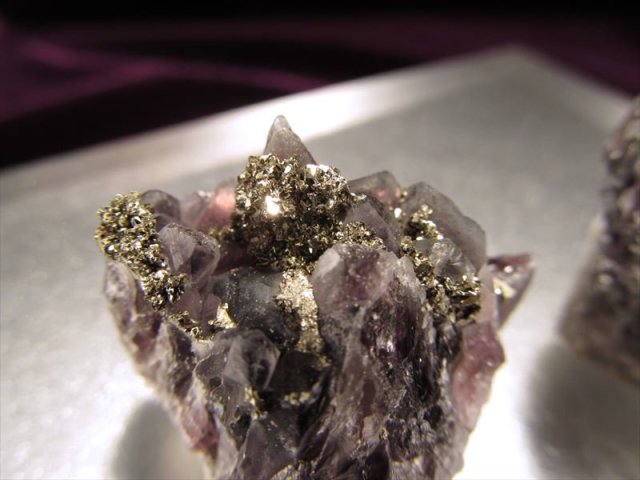☆超希少！パイライト結晶とブラックアメジストの共生☆少量限定