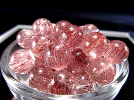 レア品　濃い赤色　キラキラ　天然石マイカストロベリークォーツ約13mm レア品 濃い赤色 キラキラ 天然石マイカストロベリークォーツ約13mm