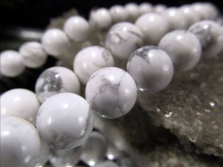 ☆一連☆ハウライト【菱苦土石】☆【アメリカ産】