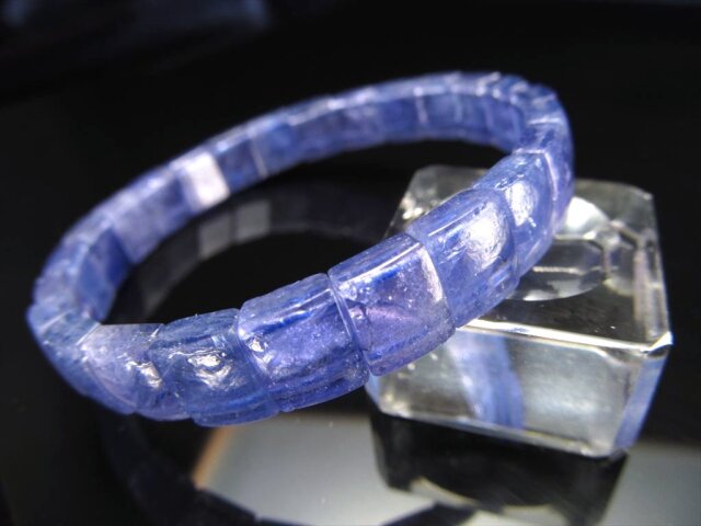 ◇極上！濃厚な青紫◇超透明宝石質◇12月の誕生石◇人生を良い方向へと