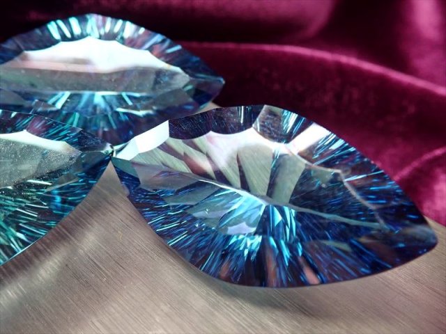 なんじゃこりゃー！綺麗！ピカピカ！トパーズたんとアクアオーラ水晶たん！ アクアオーラブレス | crystal shop mira