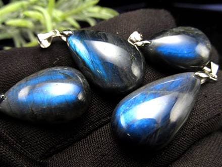 ◇極上濃色ブルーシラー◇漆黒に煌く青の輝き◇困難を打開する石  