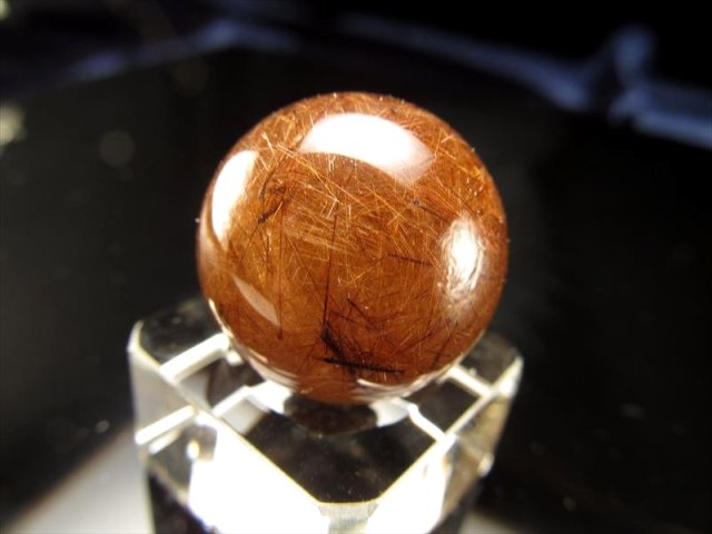 【高品質】　タイチンルチルクオーツ　丸玉　２２ｍｍ トップクォリティ]ブラジル産タイチンルチルクォーツ丸玉