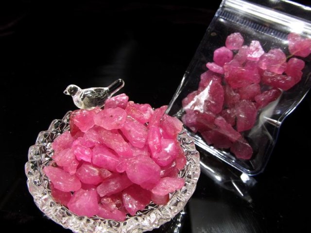◇限定入荷！◇極上！美結晶ピンクサファイア原石◇希少カラー
