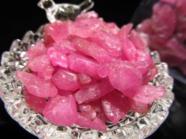 ◇限定入荷！◇極上！美結晶ピンクサファイア原石◇希少カラー！発色