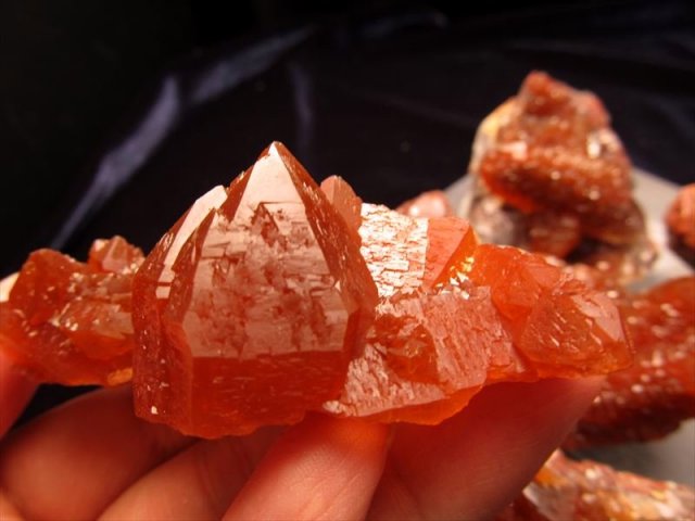 ☆超お買い得500gセット！☆希少！珍しいレッド・層状結晶☆近年発見