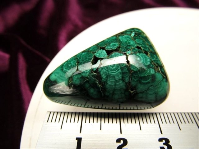 ☆激安！肉厚タンブル☆美グリーンマーブル☆魔除け・肉体と精神を癒す