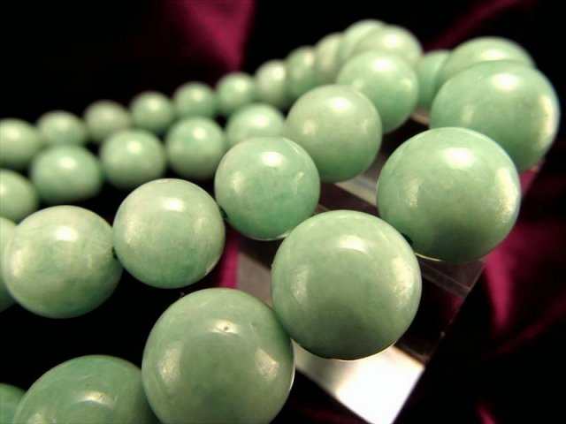 エメラルドグリーンの天然石 エメラルド（Emerald） | 天然石専門店 癒石館(ゆうせきかん)