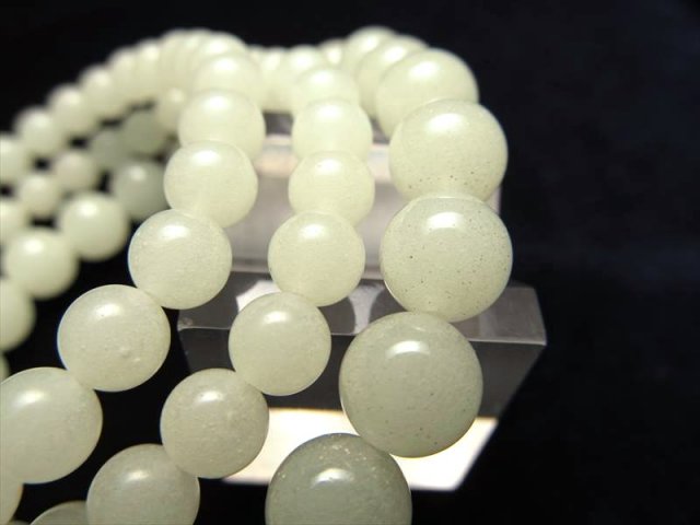 ◇希少ストーン入荷◇暗闇で神秘的に発光！◇ポジティブなパワー