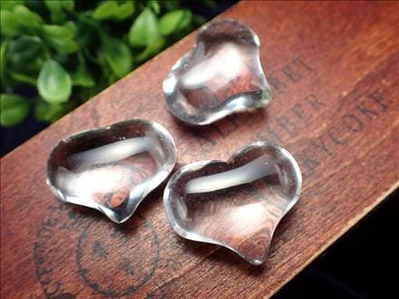 ☆天然水晶ハート彫り☆ぷっくりかわいいハート型クリスタル☆