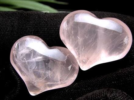 ☆ローズクォーツハート彫り☆ぷっくりかわいいハート型ローズクォーツ☆