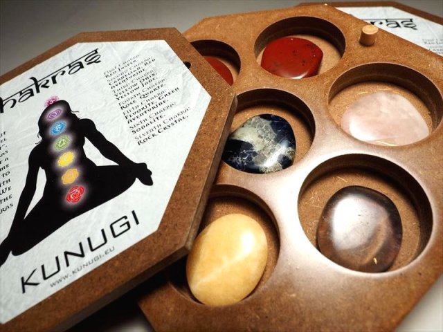 【新品】チャクラ　ポイント　天然石　六角形　7本セット 楽天市場】チャクラ セブンストーン（天然石） シンボル ポーチ