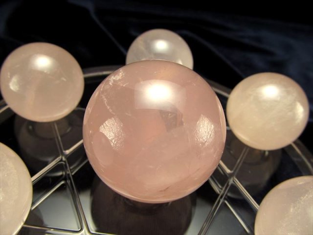 1210166  1セット限り　ローズクォーツ水晶かぼちゃ南瓜4個　29ミリ ローズクォーツさざれ浄化セット（水晶ポイント、癒しパワー