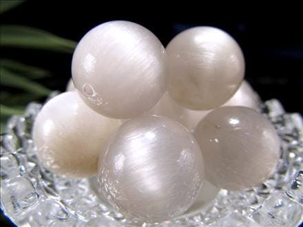 【最高品質】キャッツアイホワイトルチルクオーツ丸玉 最高品質】キャッツアイホワイトルチルクオーツ丸玉 【公式通販】