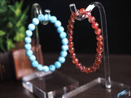 ☆ブレスレットなどのアクセサリーに☆アクリル製フック型台座☆