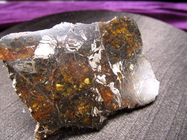 45.5億年前の特殊鉱物を含む超希少EL隕石14.9ｇ 45.5億年前の特殊鉱物を含む超希少EL隕石14.9g 45.5億年前の
