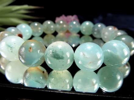 ◇国内流通極少◇ナチュラル感を楽しめる！クロム由来発色の希少石  