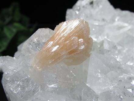 天使の水晶✨　グリーンアポフィライト　原石　魚眼石　スチルバイト　クラスター Amazon.co.jp: 天使の水晶 グリーンアポフィライト 原石 魚眼石